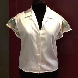 NEW - Delicate Blouse with Embroidered Sleeves